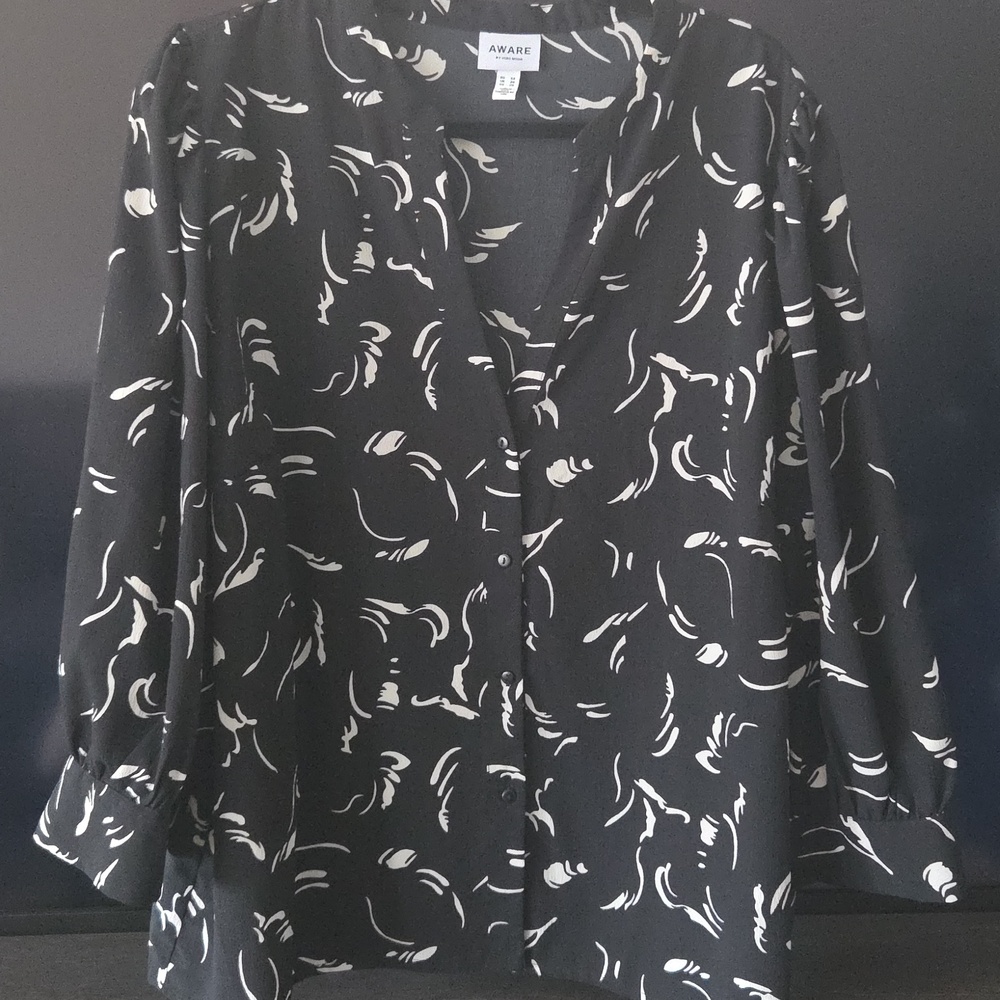 Black & White Printed V-Neck Blouse - 20